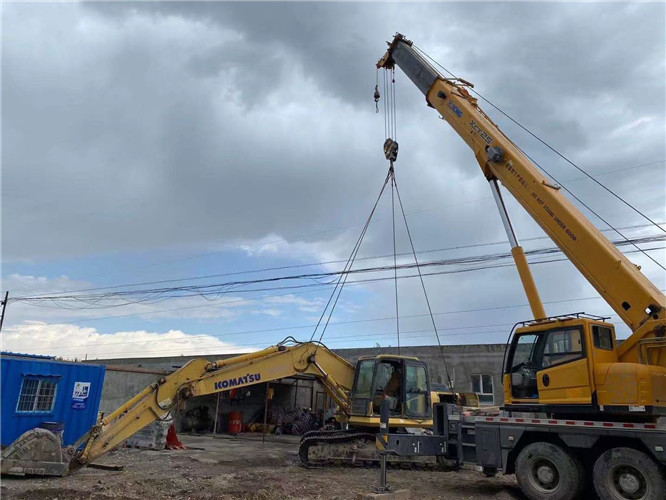 左贡县25吨吊车的工作半径是多少？