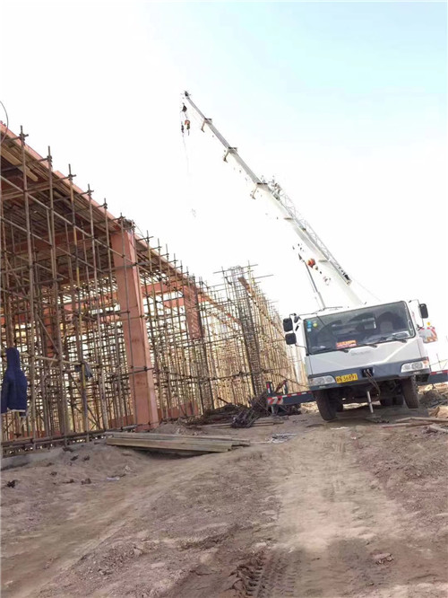 左贡县吊车作业的安全注意事项有哪些？