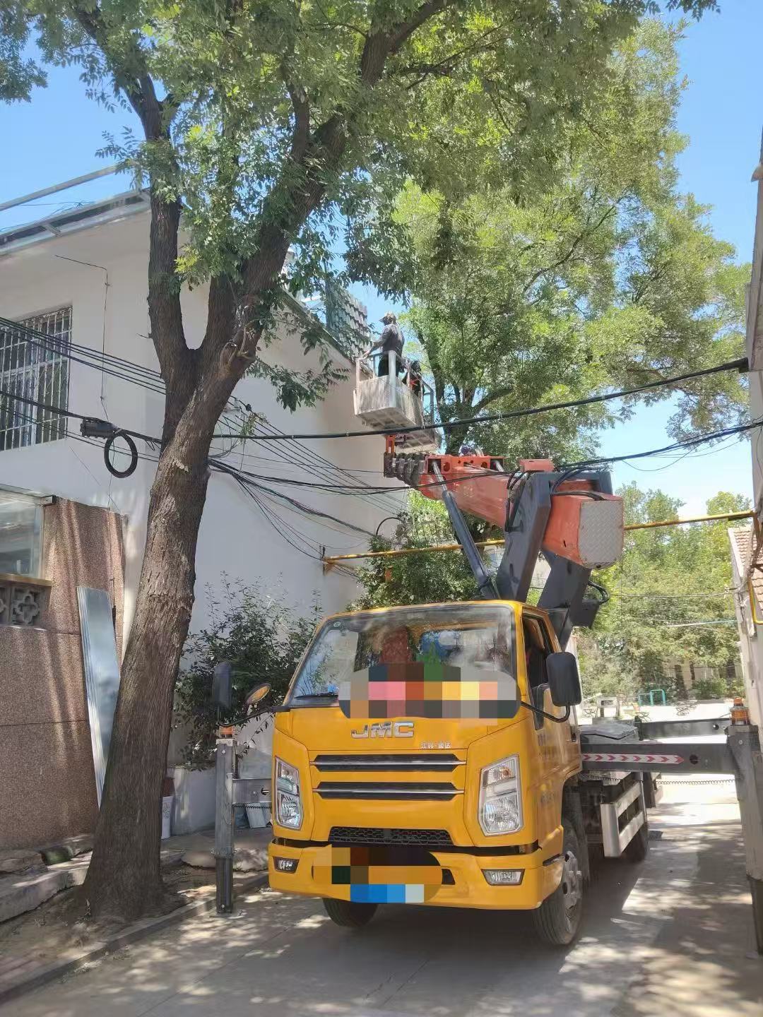 左贡县高空作业车能吊装重物吗？最大承载多少公斤？