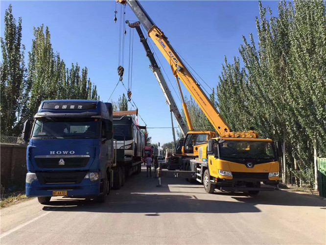 左贡县“省油又稳当”—— 吊车的 “智能节能” 技术