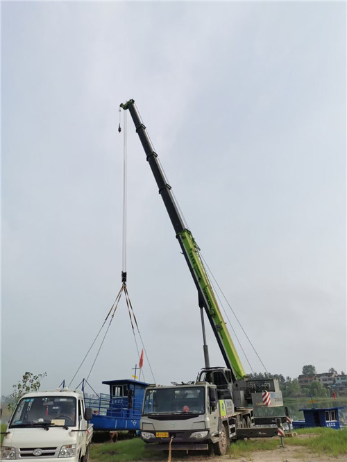 左贡县桥梁建设吊装案例