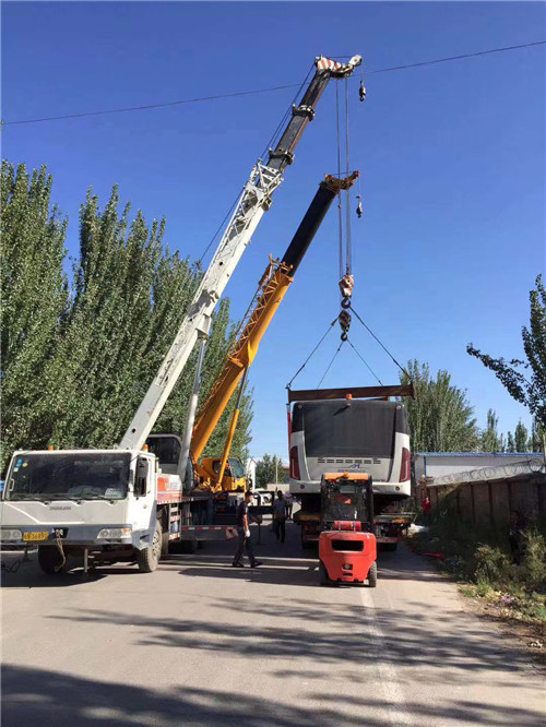 左贡县港口集装箱搬运案例